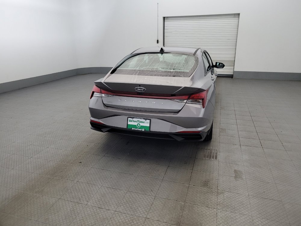 Used 2023 Hyundai Elantra SEL w/ Convenience Package FWD image 7