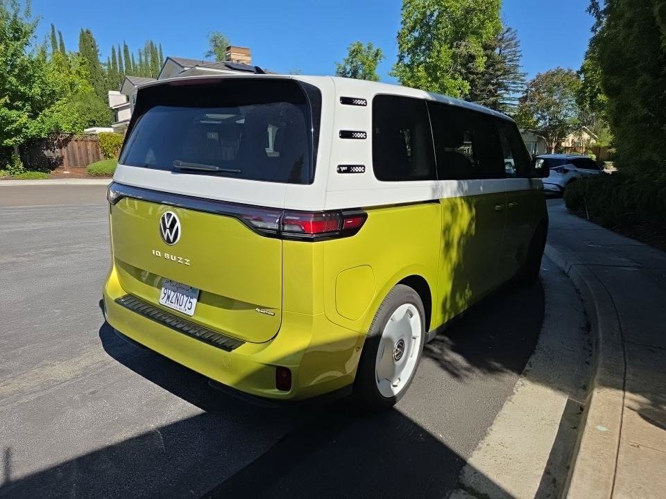 Certified 2025 Volkswagen ID. Buzz 1st Edition AWD/4WD image 6