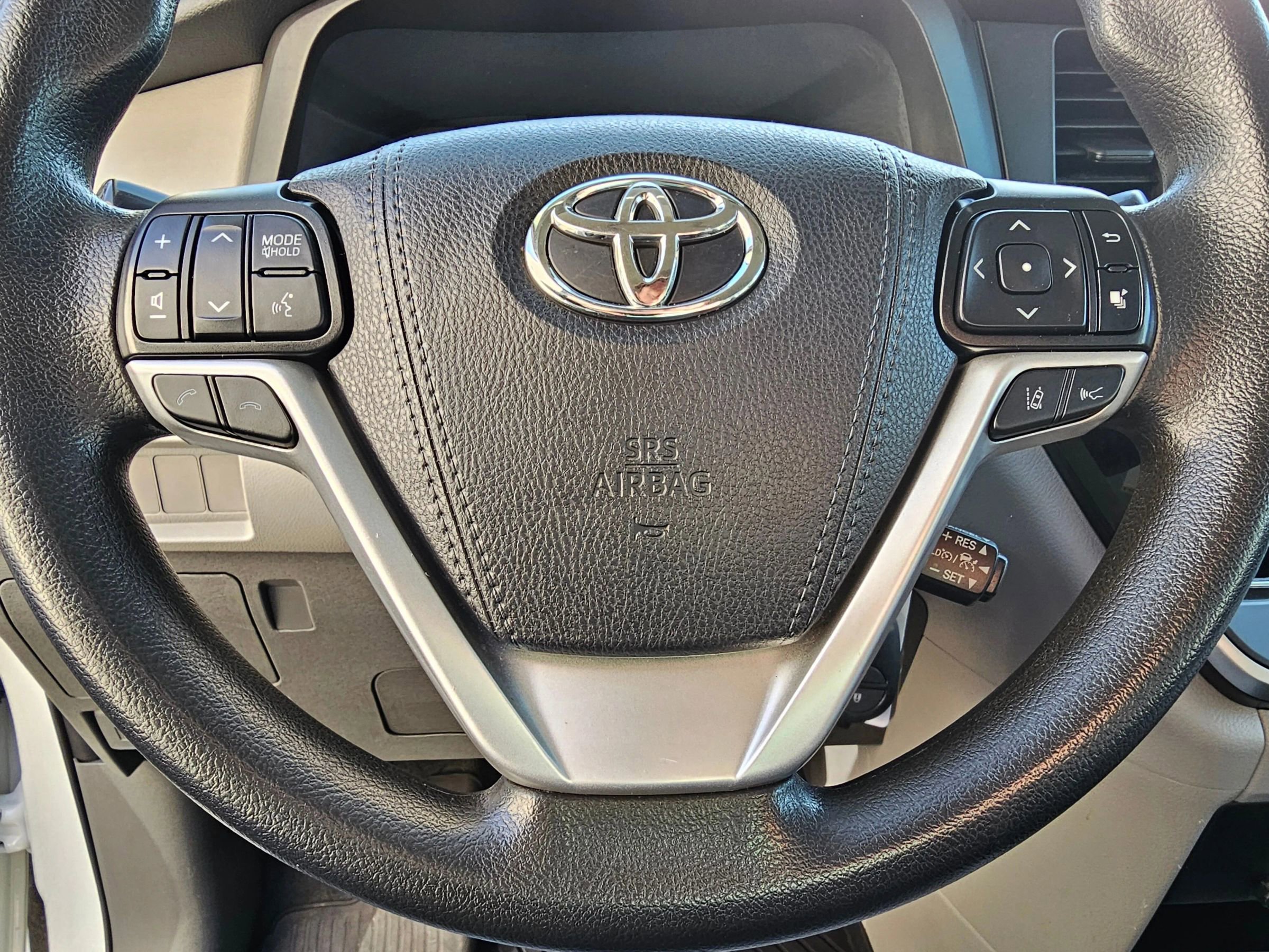 Used 2020 Toyota Sienna L image 24