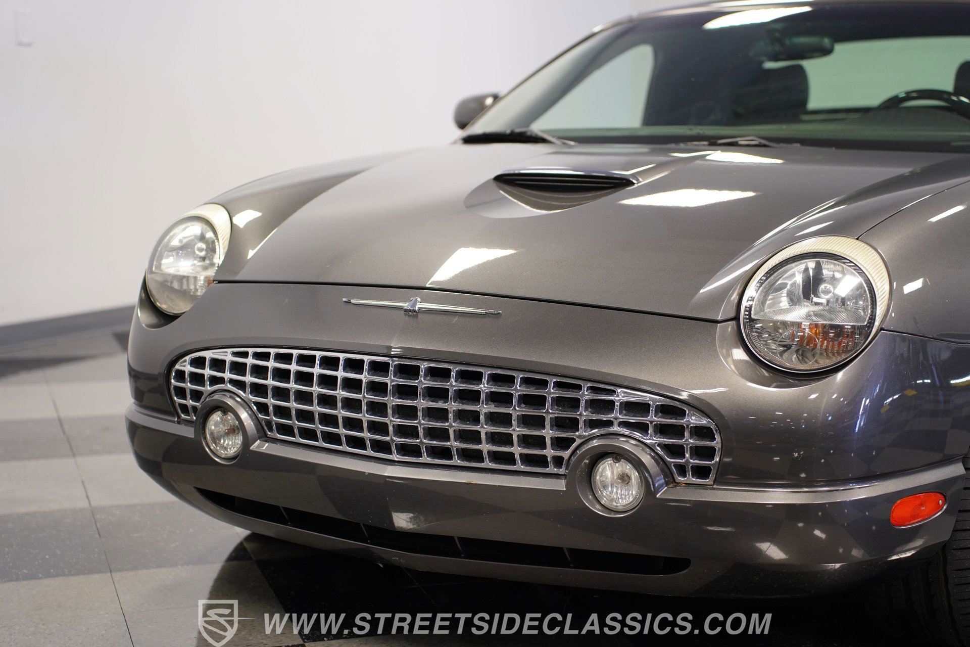 Used 2003 Ford Thunderbird image 20