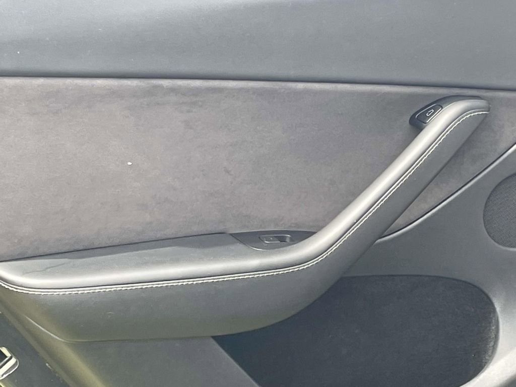 Used 2023 Tesla Model Y Long Range image 10