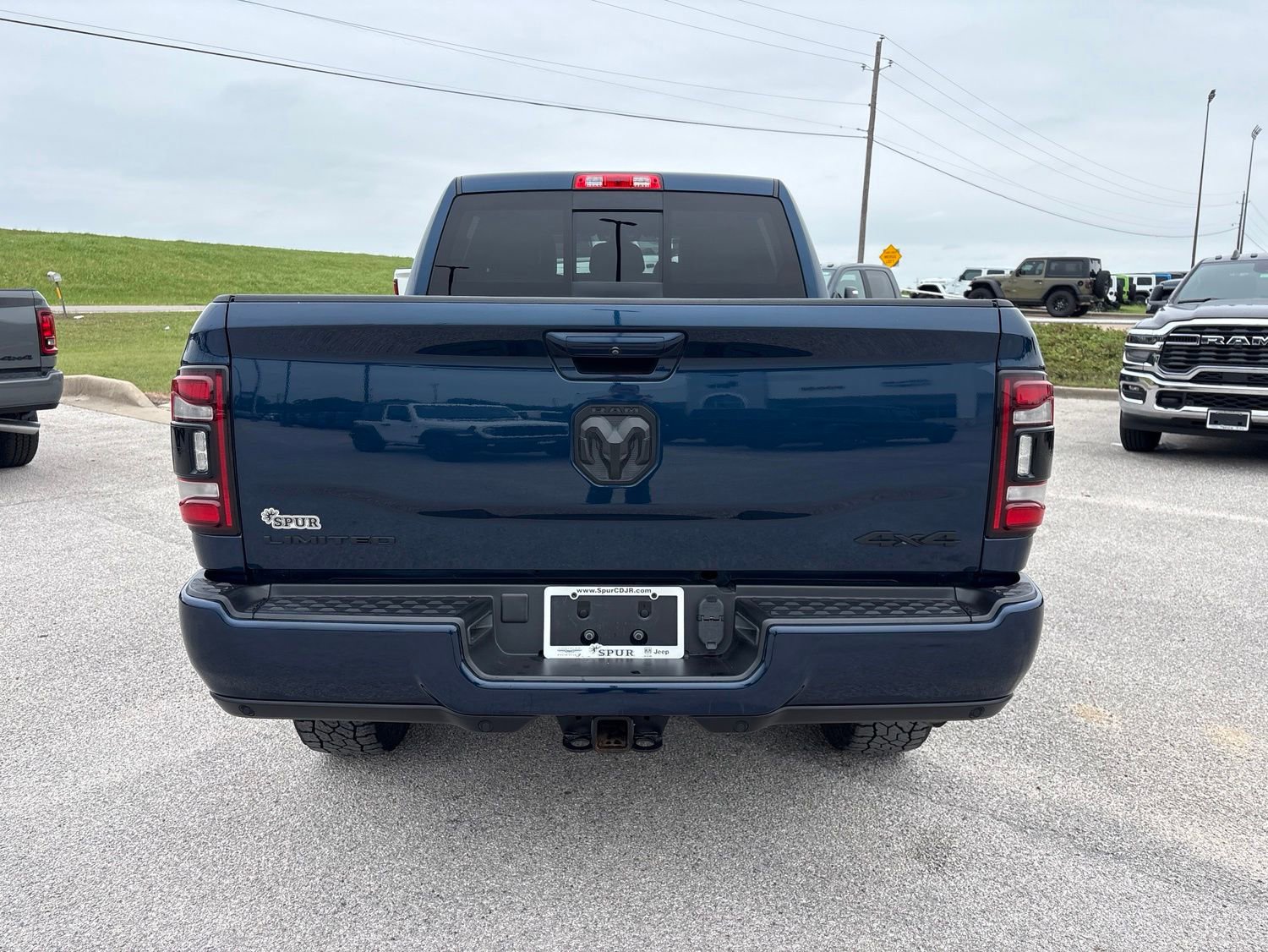 Used 2022 RAM 2500 Limited w/ Night Edition AWD/4WD image 5