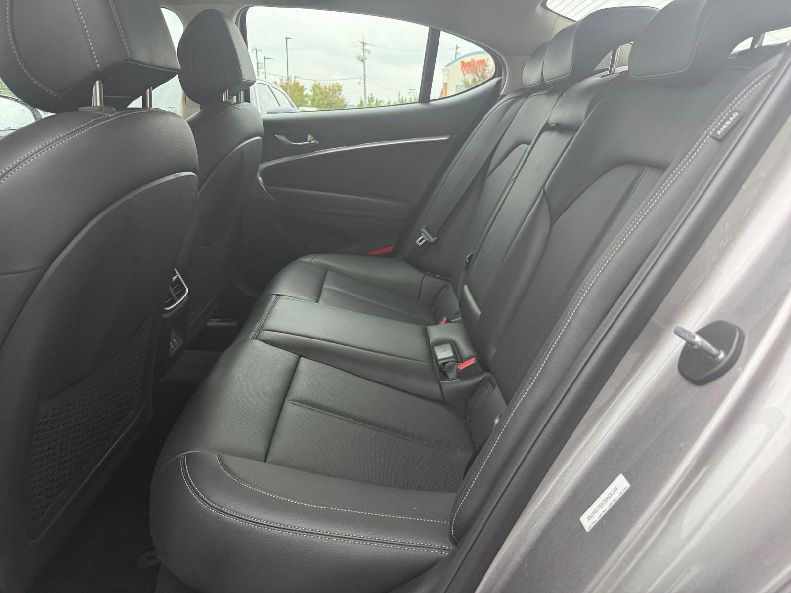 Used 2025 Genesis G70 2.5T image 25