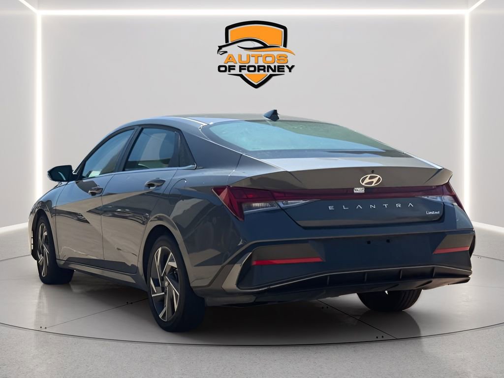 Used 2025 Hyundai Elantra Limited FWD image 2