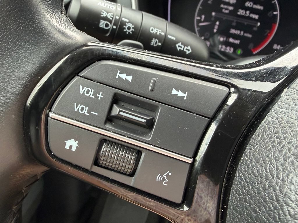 Certified 2023 Honda Pilot Touring image 5