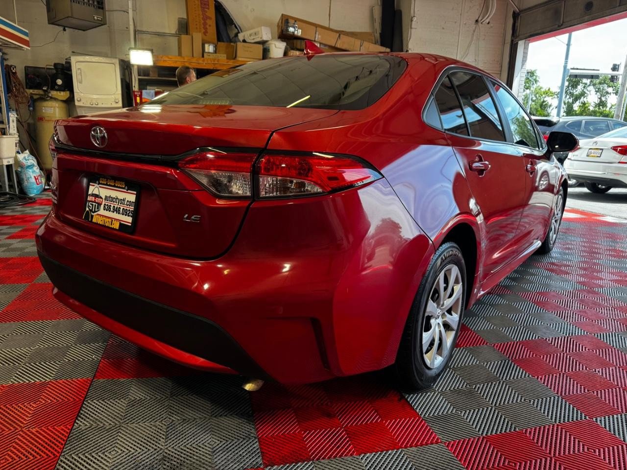 Used 2021 Toyota Corolla LE image 7