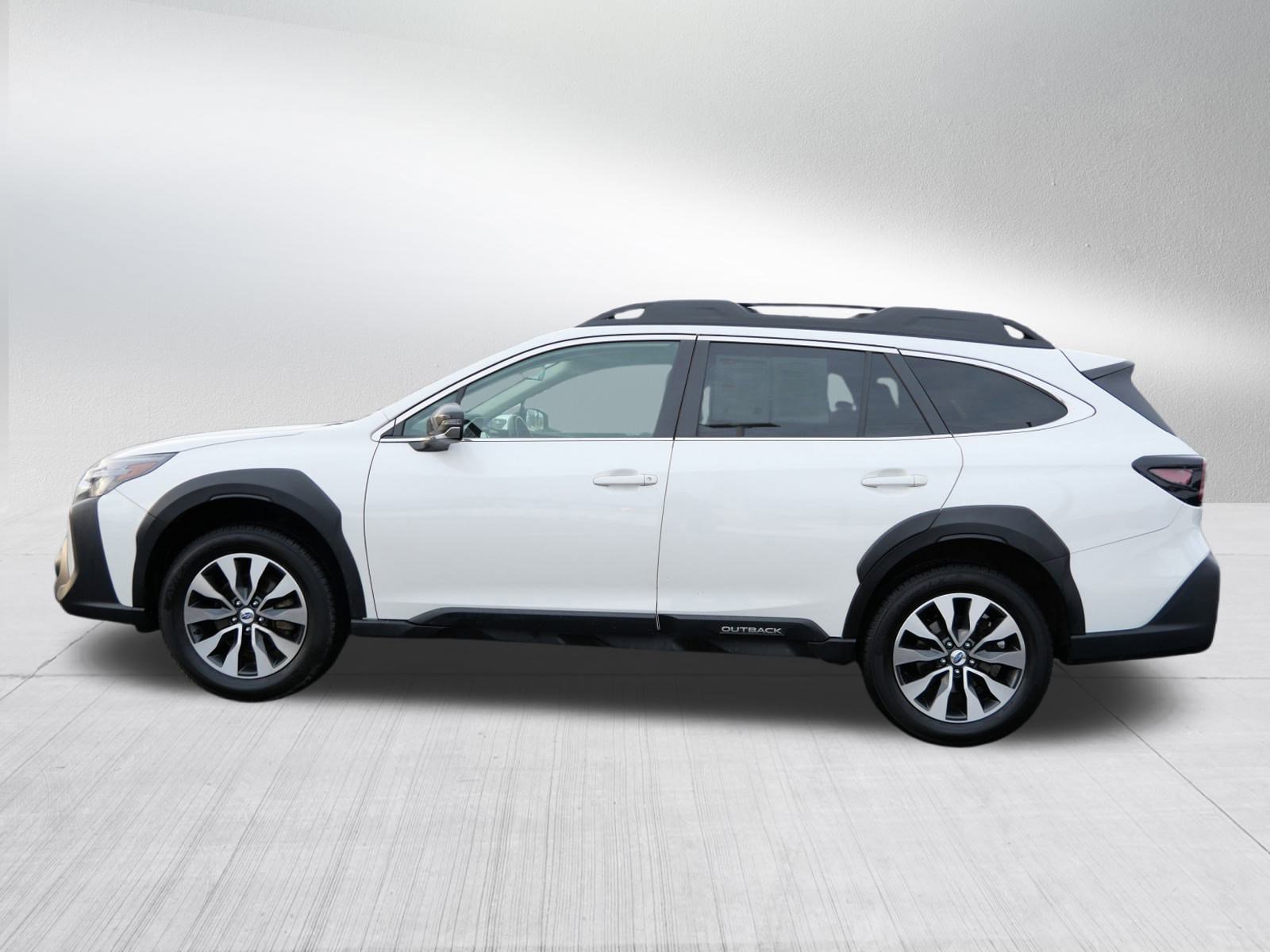 Used 2023 Subaru Outback Limited image 4