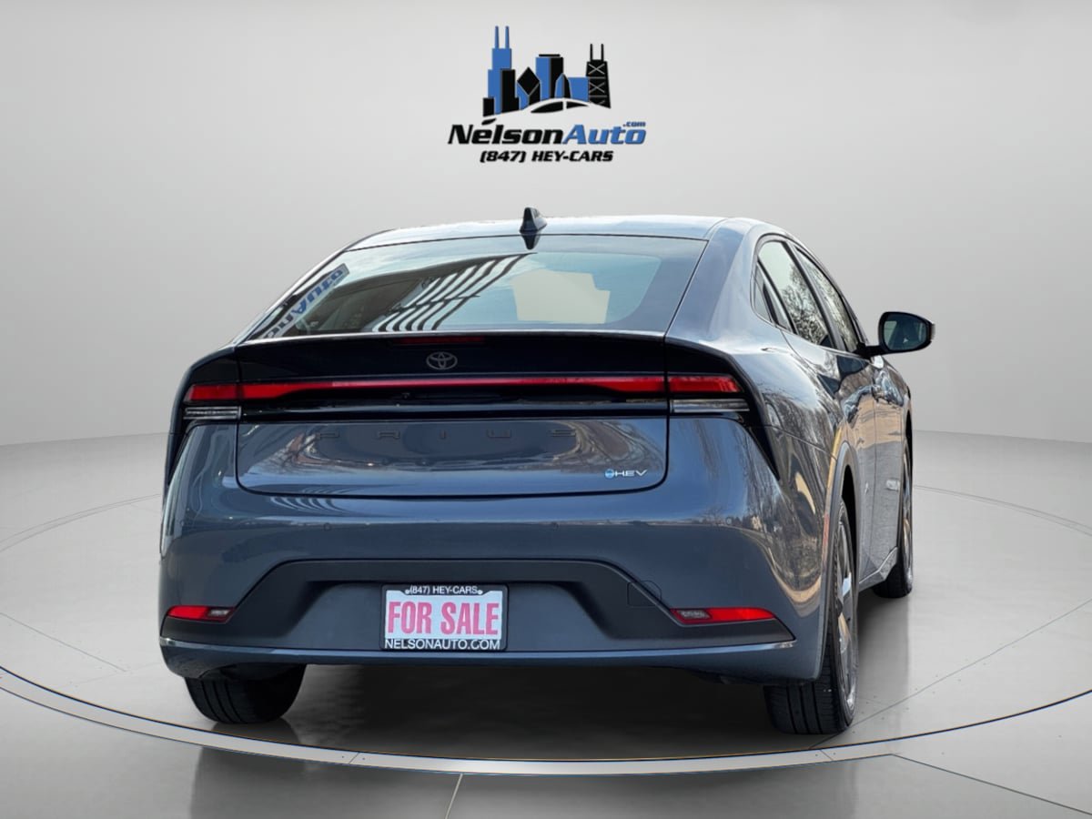 Used 2024 Toyota Prius LE image 5