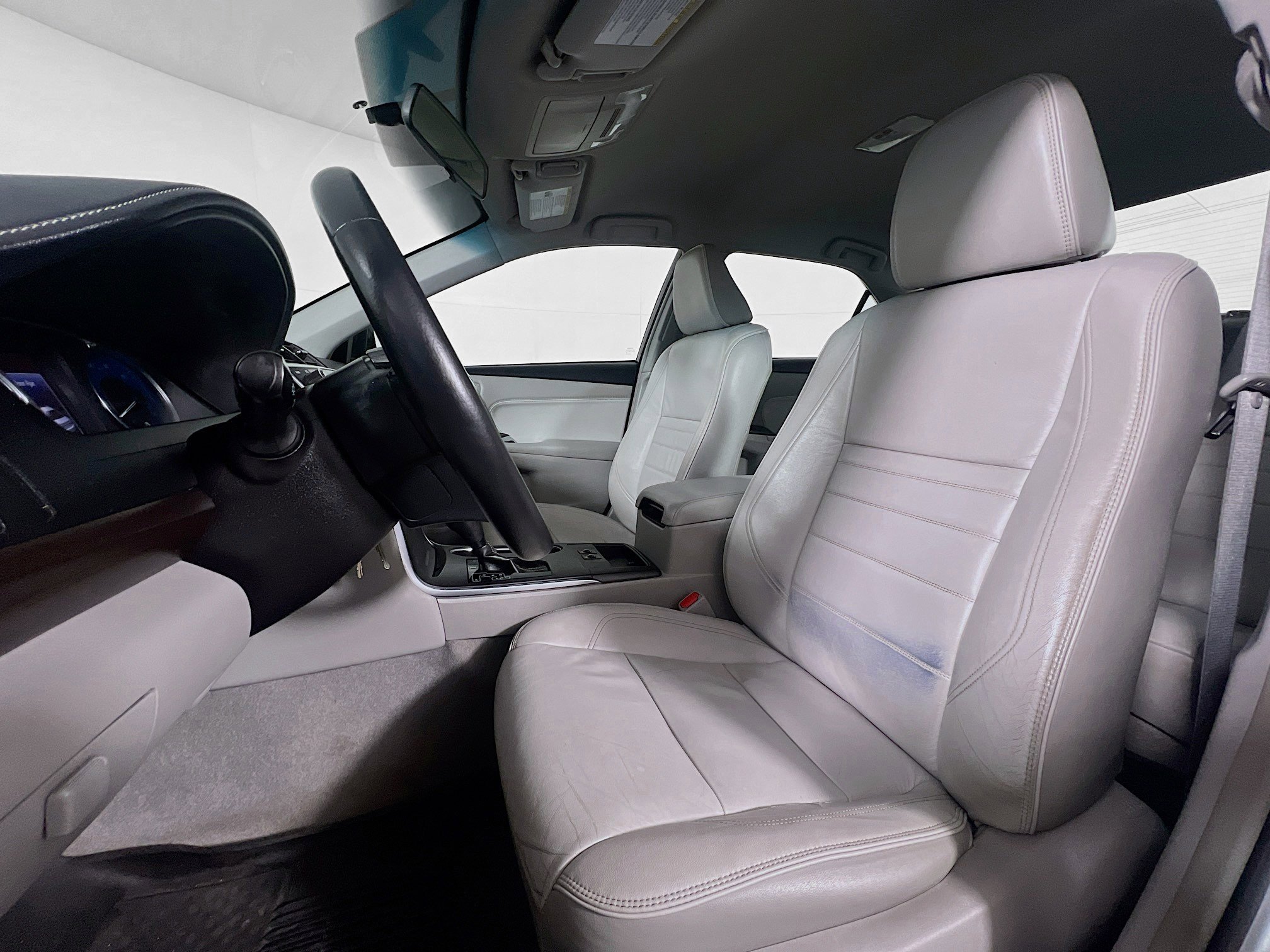 Used 2017 Toyota Camry XLE FWD image 10