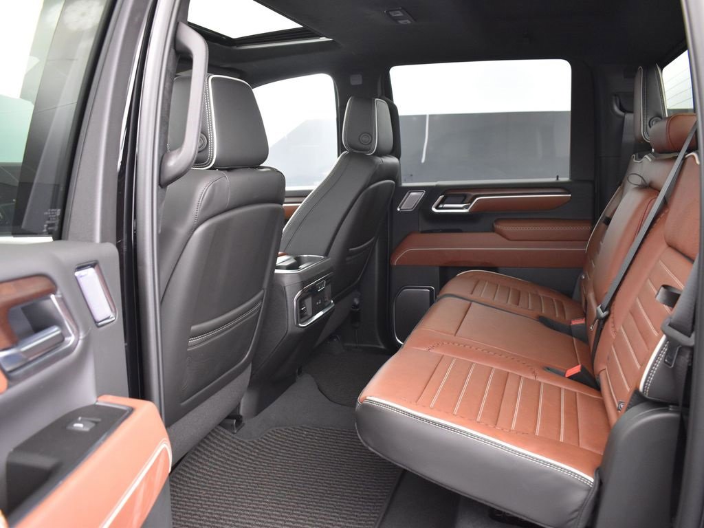 Used 2025 GMC Sierra 3500 Denali Ultimate w/ Snow Plow Prep/Camper Package image 13