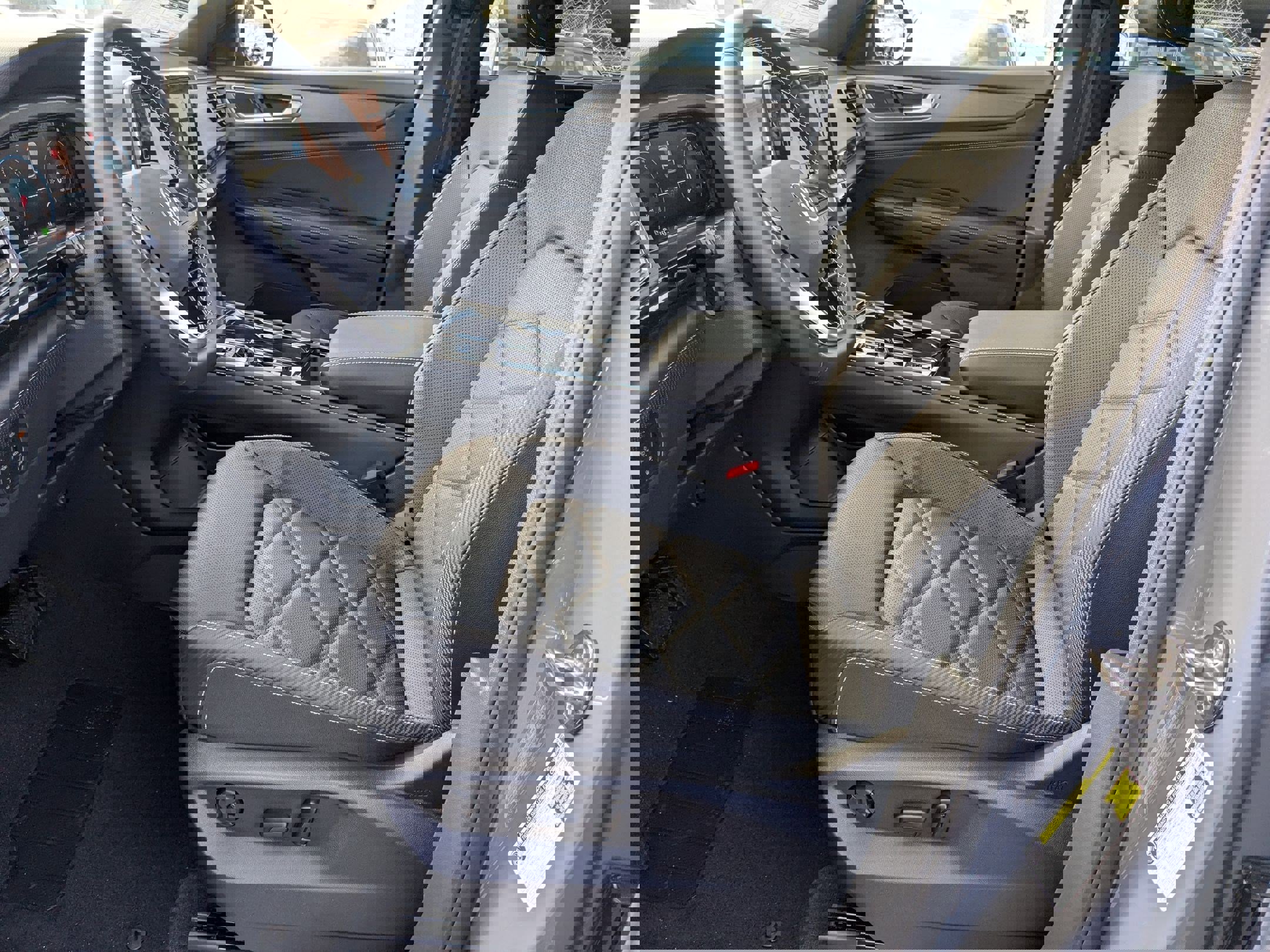 New 2026 Volkswagen Atlas Cross Sport SE image 14