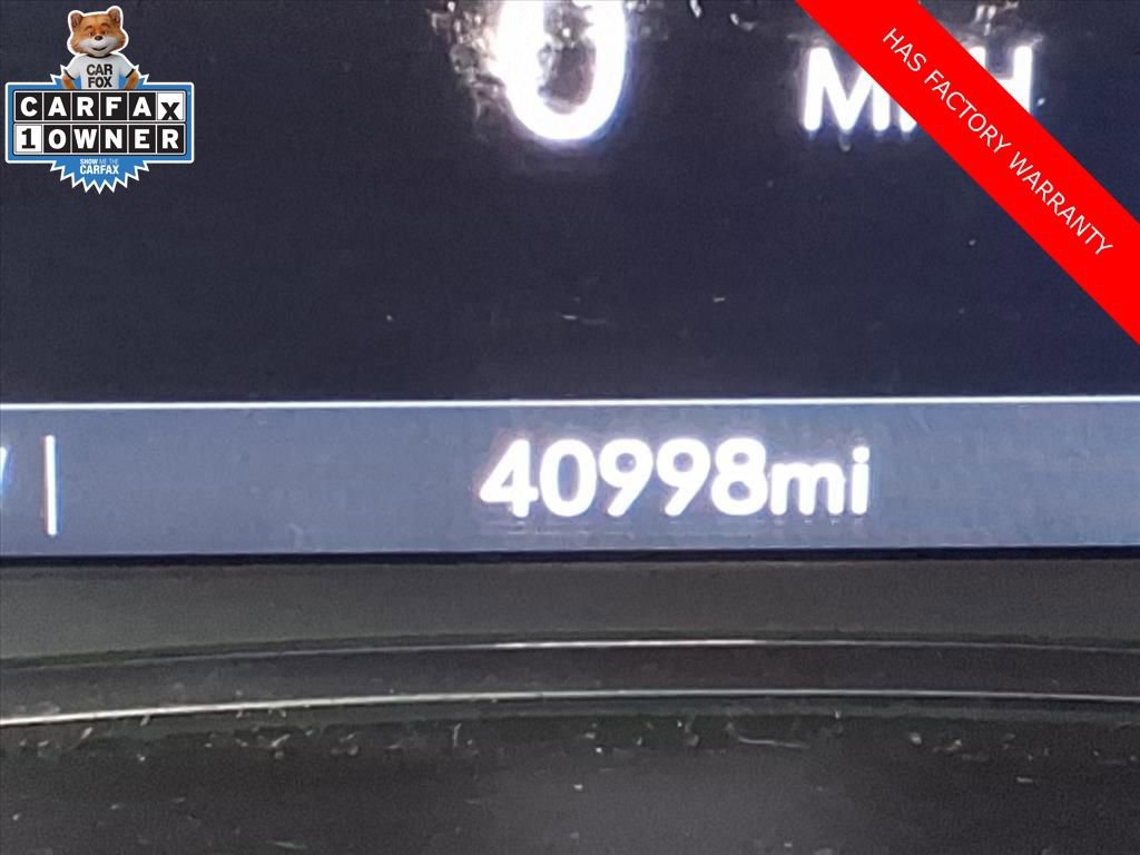 Used 2023 Chevrolet Traverse LT image 24