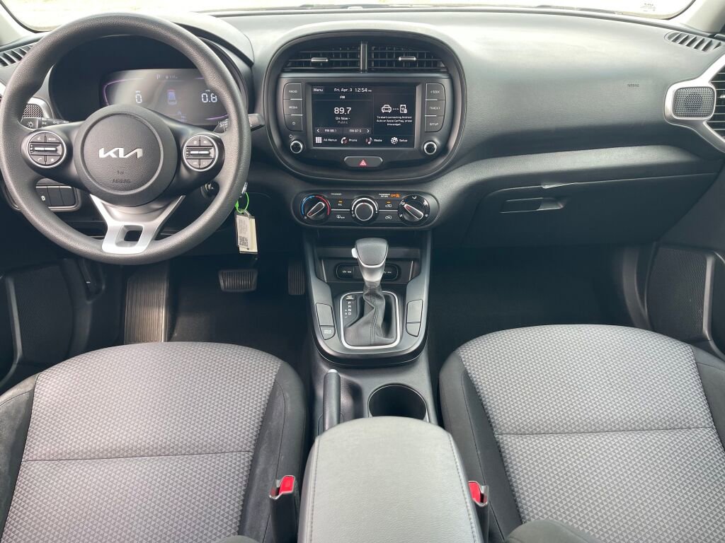 Used 2024 Kia Soul LX w/ Option Group 015 image 27