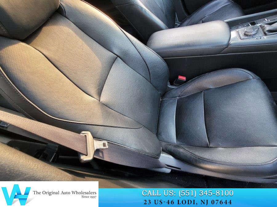 Used 2020 MAZDA MAZDA3 Hatchback w/ Premium Package image 22
