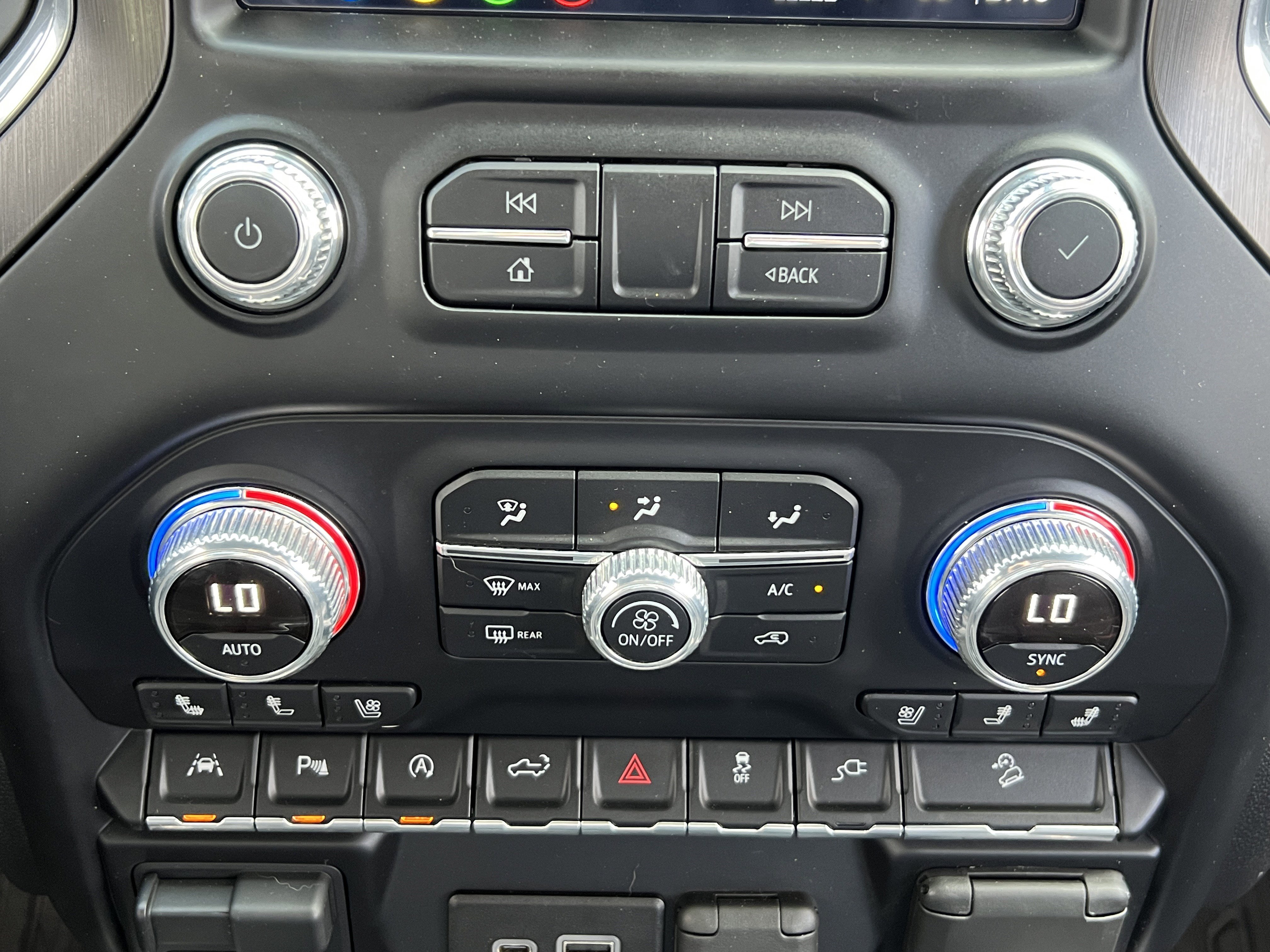 Used 2019 GMC Sierra 1500 AT4 w/ AT4 Premium Package AWD/4WD image 29