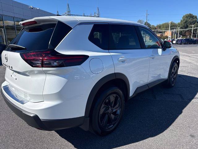 Certified 2026 Nissan Rogue SV FWD image 3