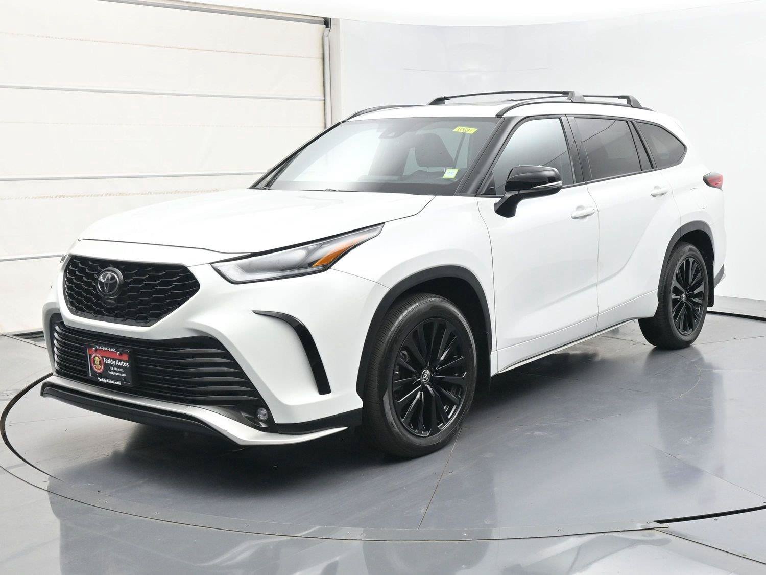 Used 2023 Toyota Highlander XSE AWD/4WD image 1