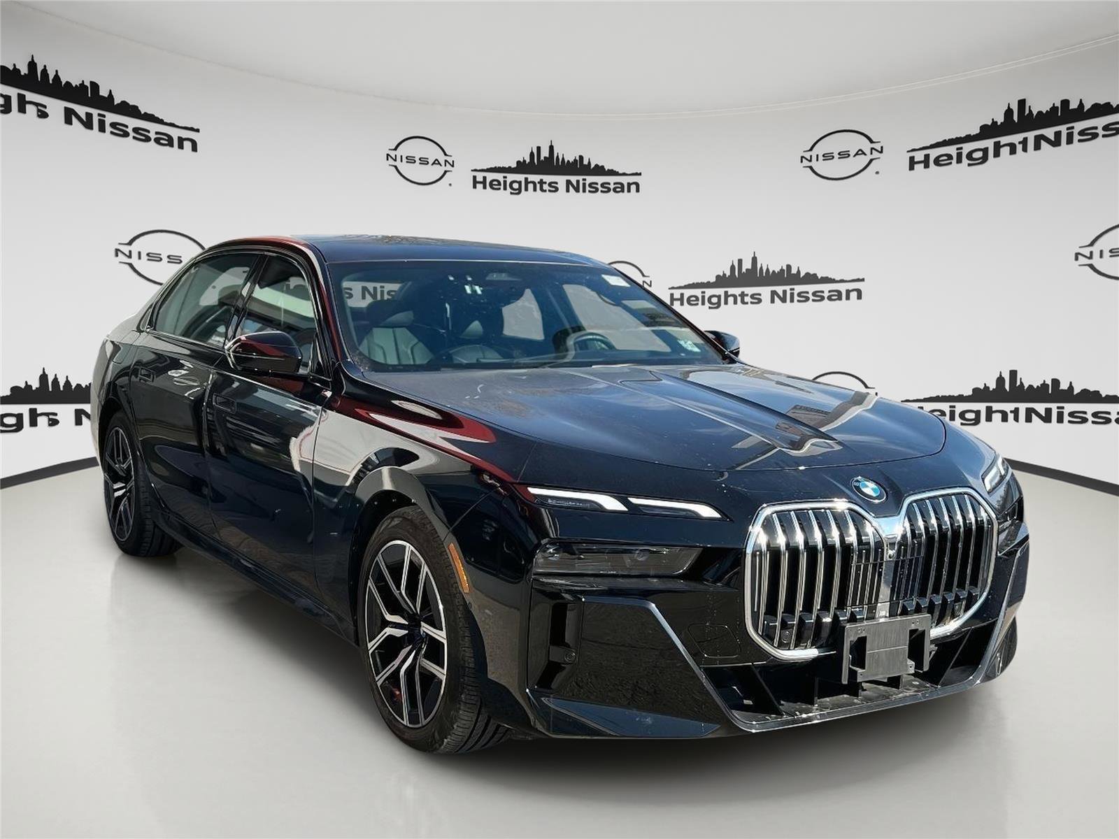 Used 2024 BMW 740i xDrive image 1
