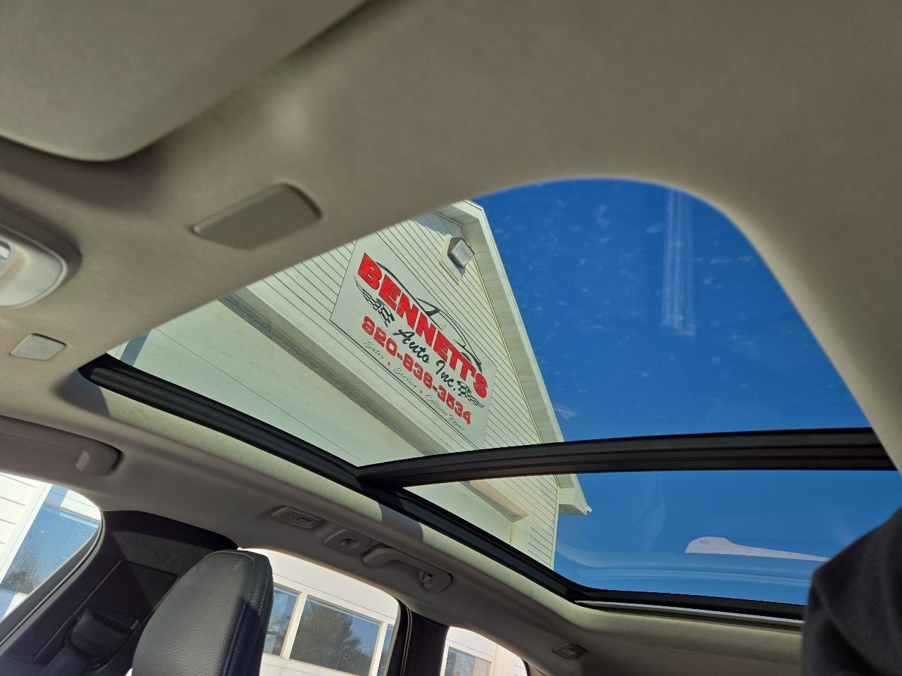 Used 2022 Volvo XC60 B5 Momentum image 27