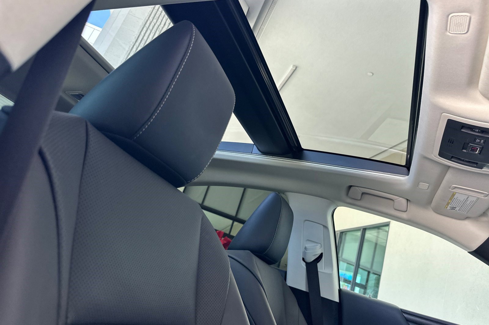 Used 2024 Lexus ES 350 w/ Premium Package FWD image 25