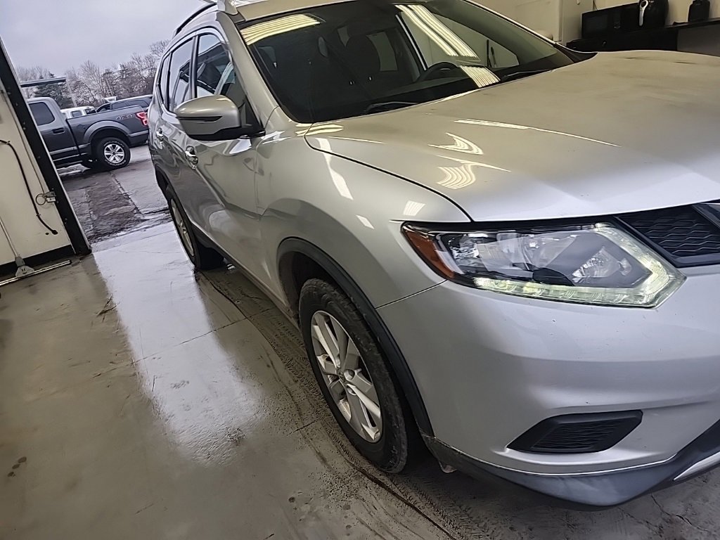 Used 2016 Nissan Rogue SV