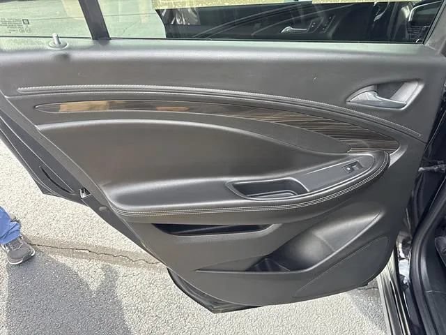 Used 2019 Buick Envision Essence FWD image 14