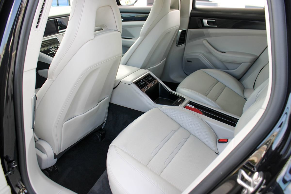 Used 2018 Porsche Panamera 4 AWD/4WD image 17