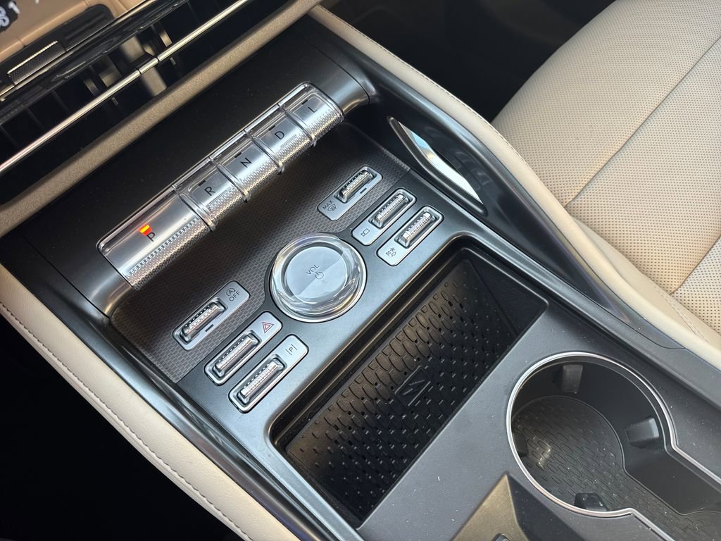 Used 2025 Lincoln Nautilus Premier w/ Equipment Group 102A AWD/4WD image 27