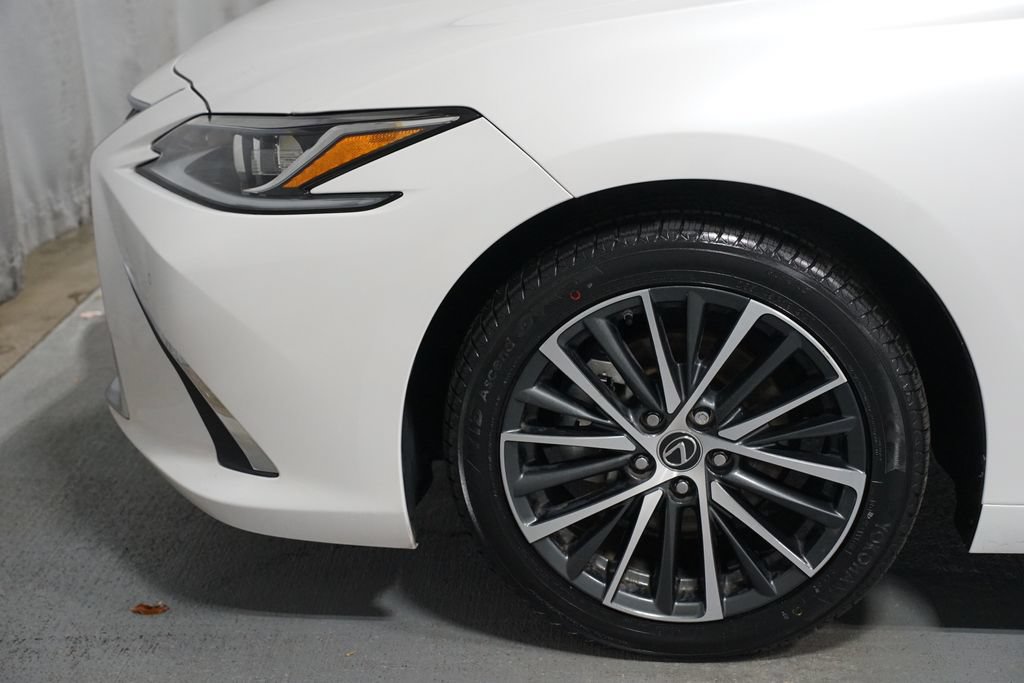 Used 2024 Lexus ES 350 w/ Premium Package FWD image 5