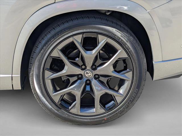 New 2026 Lexus TX 500h AWD image 9