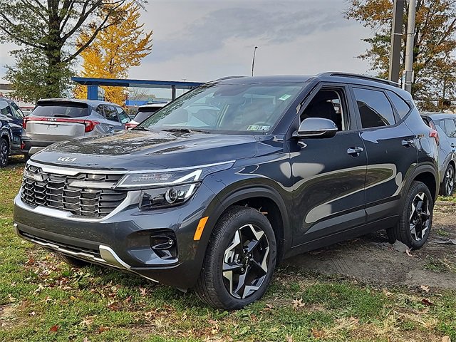 Used 2025 Kia Seltos S image 3