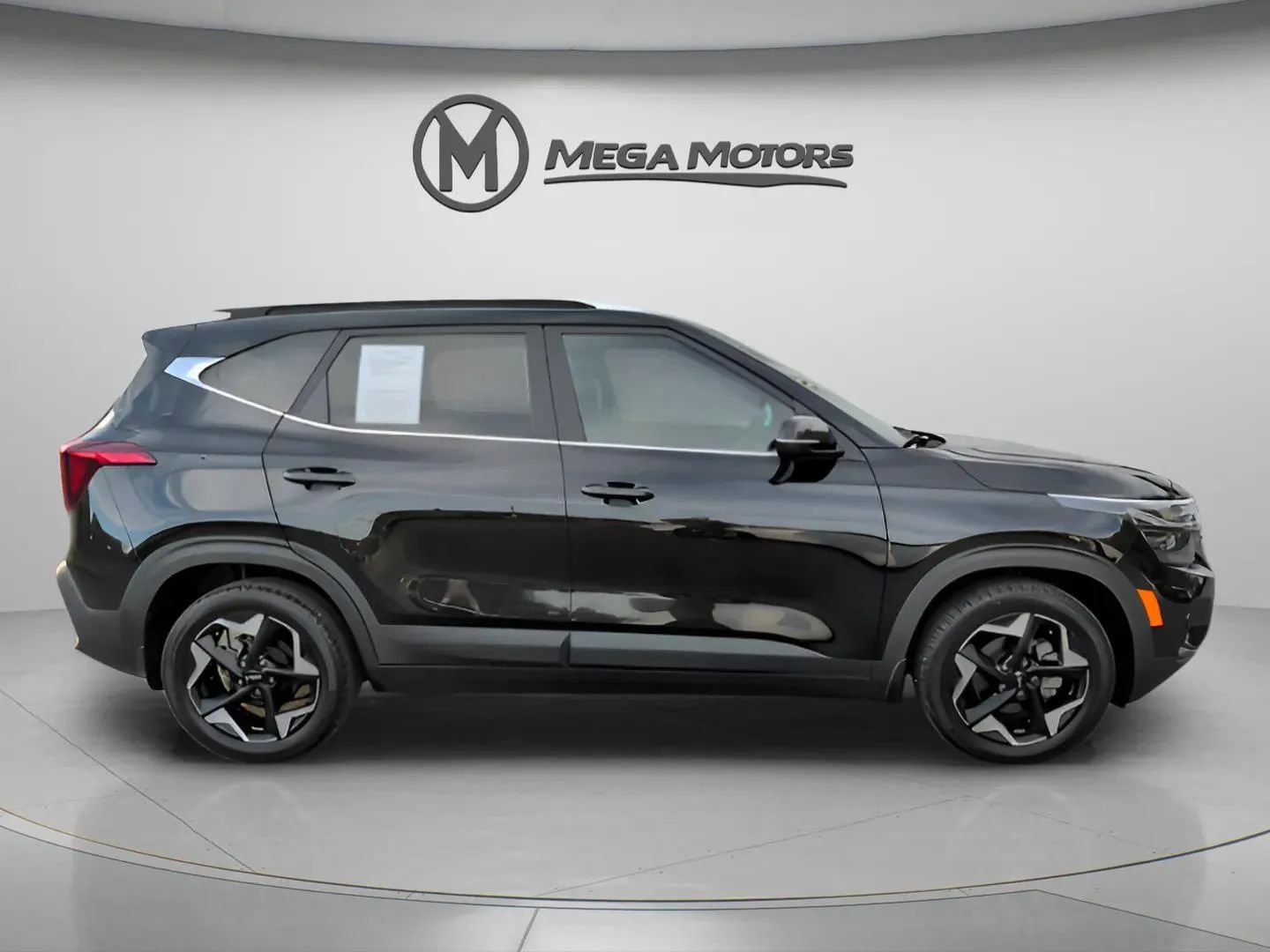 Used 2024 Kia Seltos EX image 6