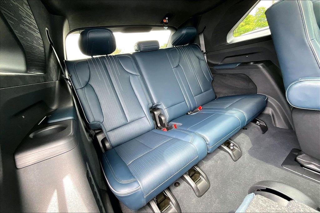 Certified 2025 Cadillac Escalade IQ Luxury 2 w/ LPO, Premium Carpet Package AWD/4WD image 26