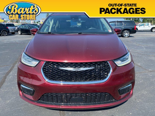 Used 2022 Chrysler Pacifica Touring-L FWD image 2