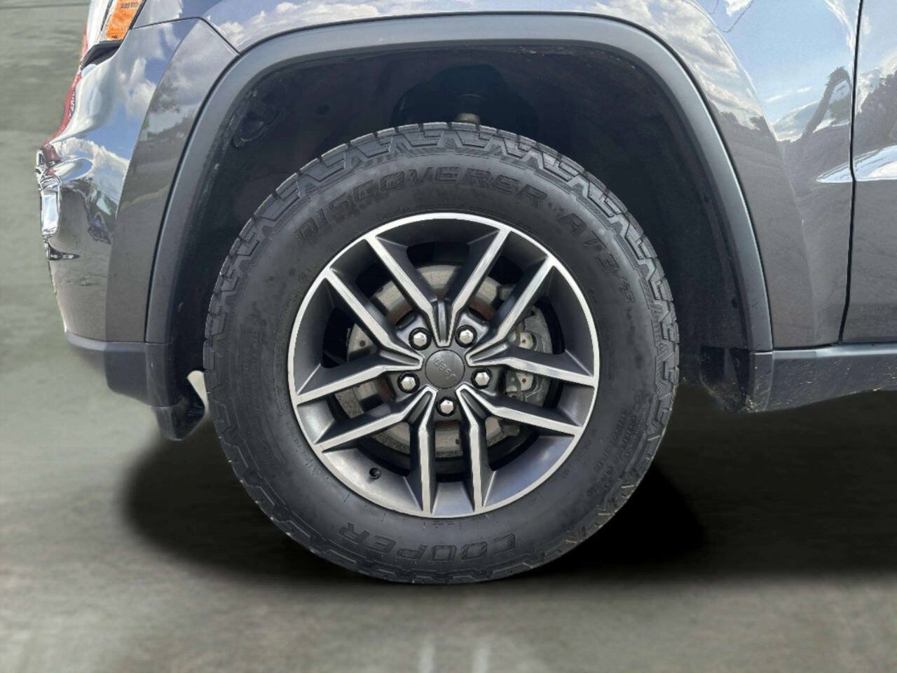 Used 2019 Jeep Grand Cherokee Limited AWD/4WD image 38