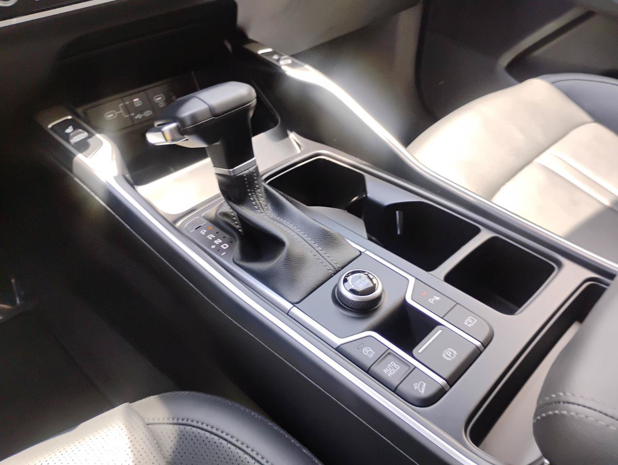 Used 2024 Kia Sorento S w/ Panoramic Sunroof Package FWD image 51