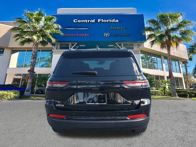 Certified 2025 Jeep Grand Cherokee Altitude AWD/4WD image 6