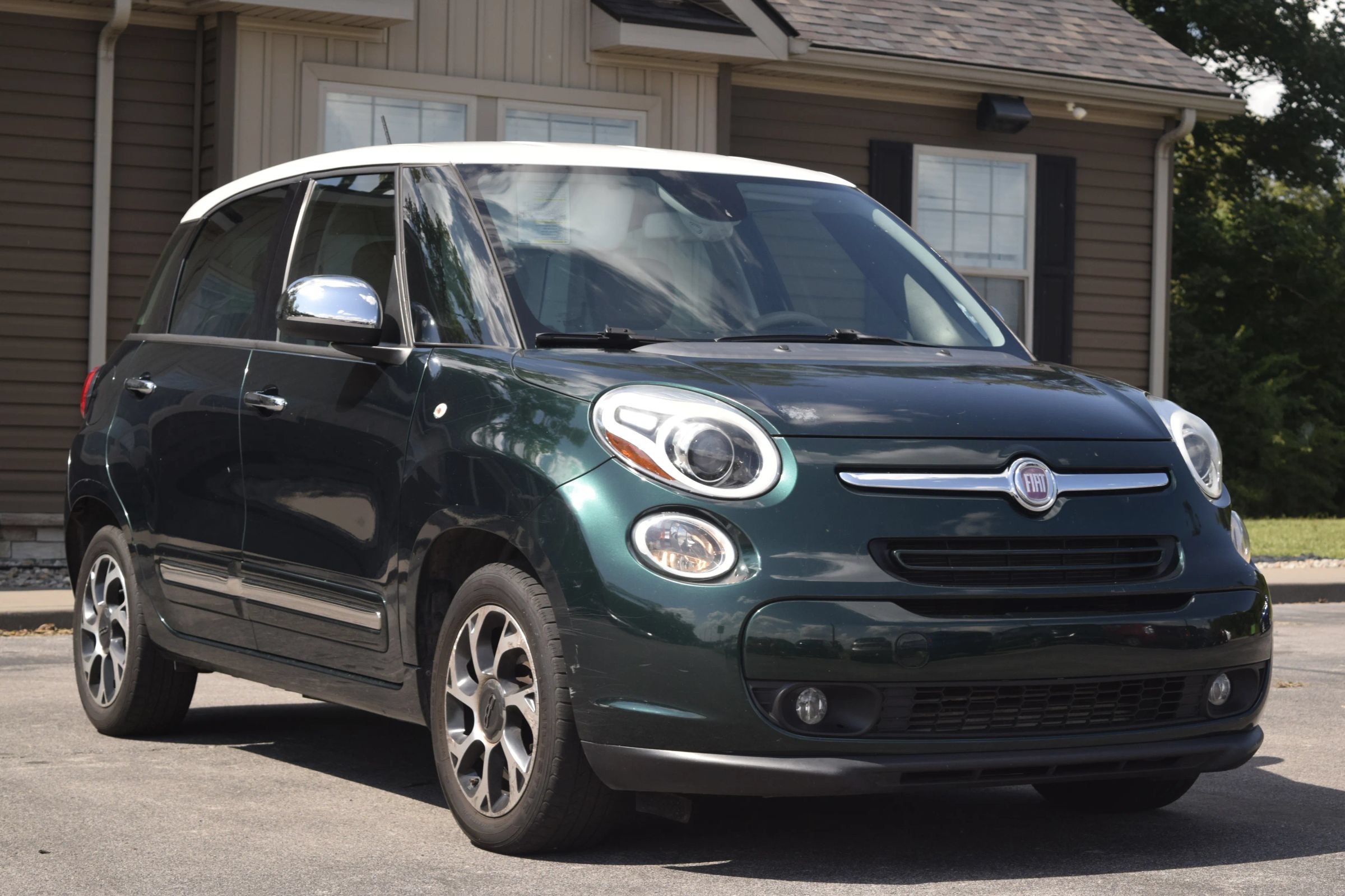Used 2014 FIAT 500L Lounge FWD image 4