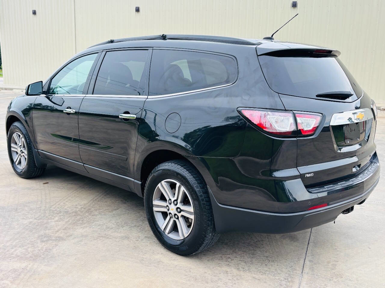 Used 2015 Chevrolet Traverse LT image 4