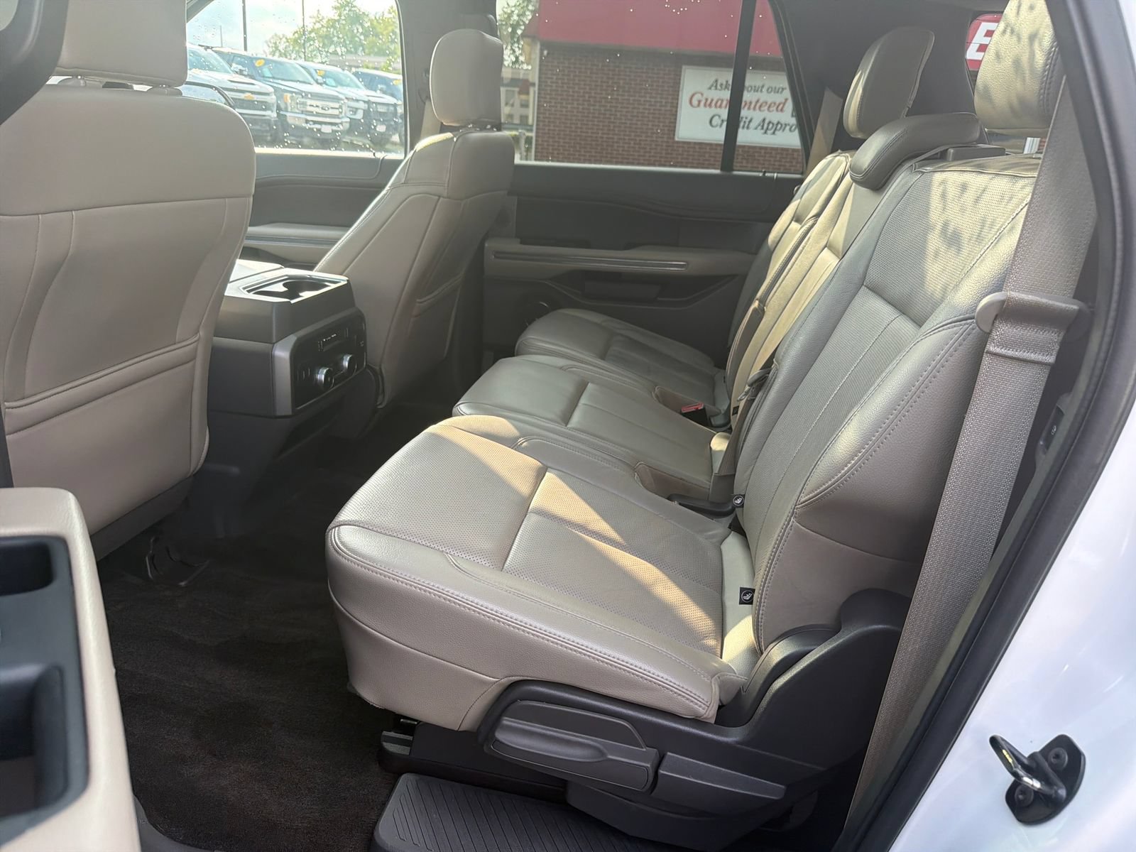 Used 2018 Ford Expedition Max XLT w/ Equipment Group 202A AWD/4WD image 29