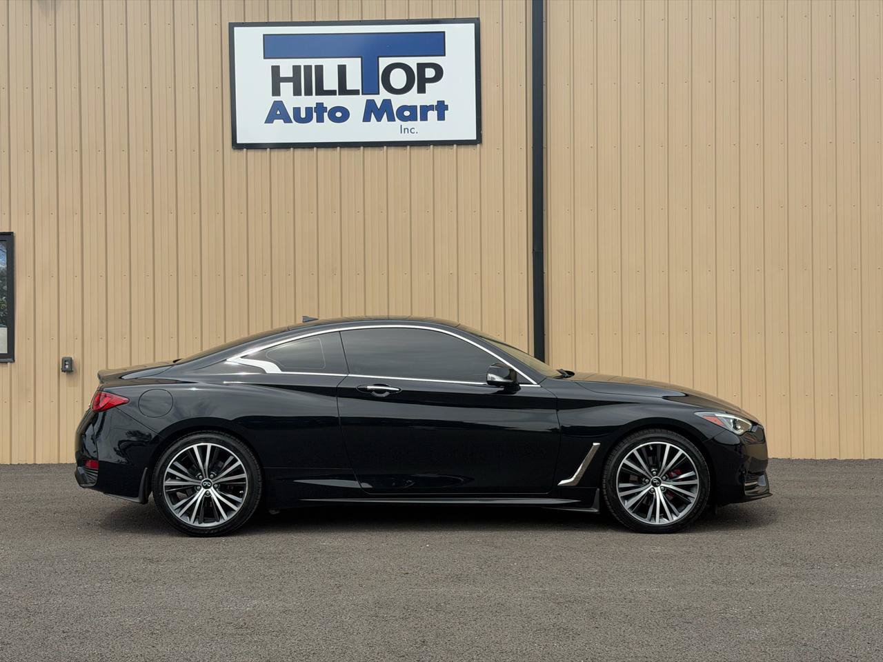 Used 2021 INFINITI Q60 3.0t Luxe w/ Essential Package AWD/4WD image 3