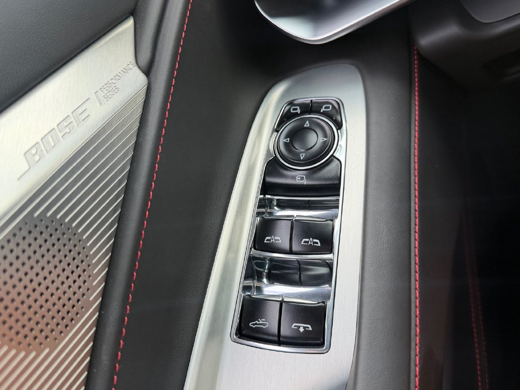 New 2027 Chevrolet Corvette Stingray Convertible w/ Battery Protection Package RWD image 27