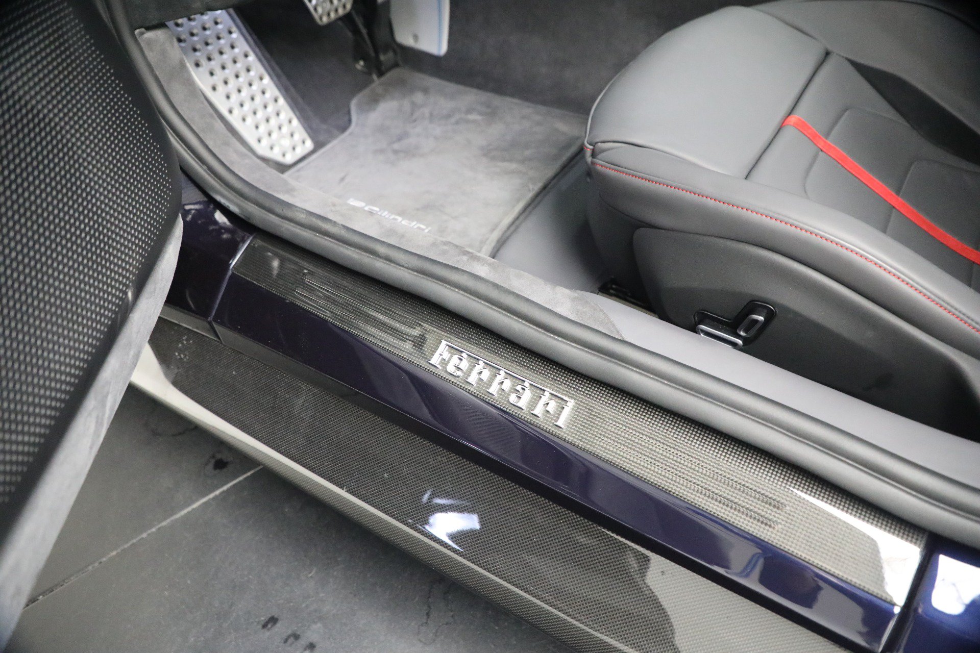 Used 2025 Ferrari 12Cilindri RWD image 21