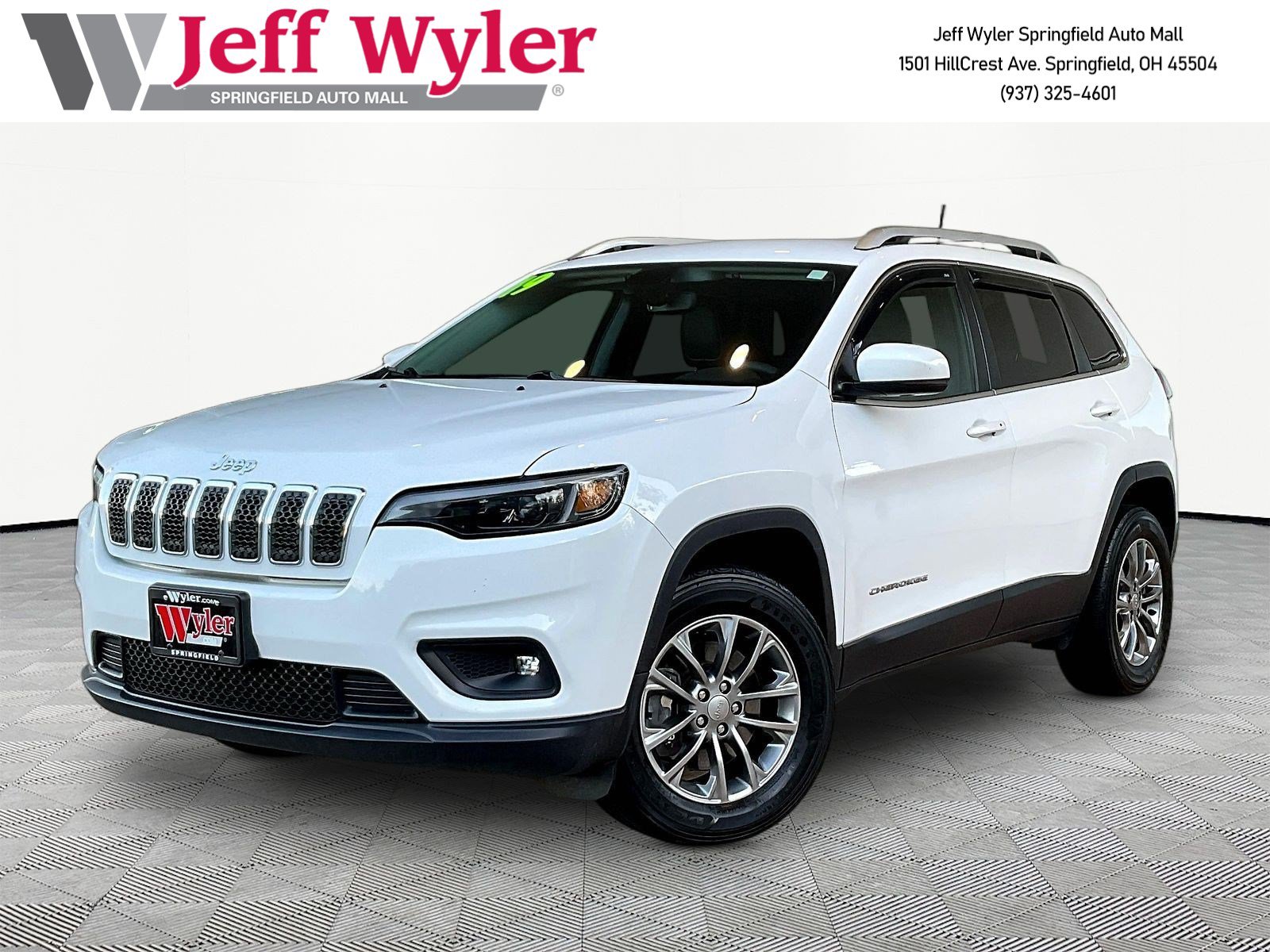 Used 2019 Jeep Cherokee Latitude Plus w/ Comfort/Convenience Group