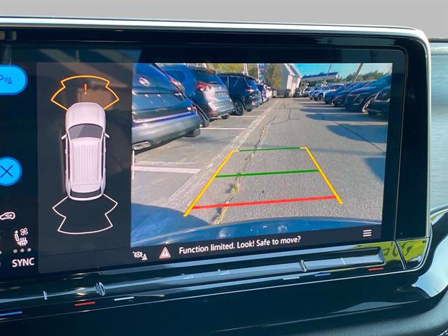 Used 2024 Volkswagen Atlas Cross Sport SE image 33