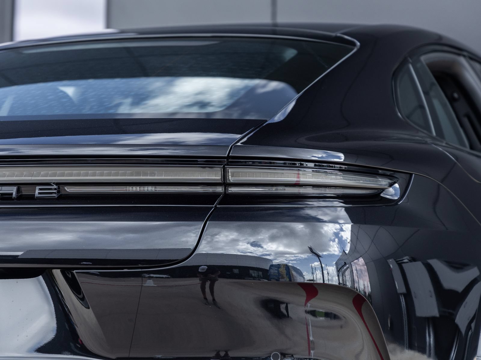 Certified 2025 Porsche Panamera image 13