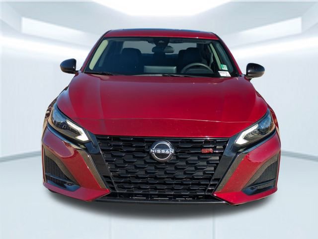 Used 2023 Nissan Altima 2.5 SR w/ SR Premium Package image 11