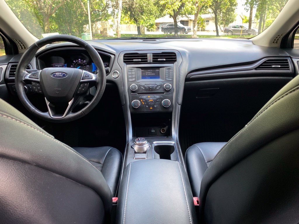 Used 2018 Ford Fusion SE w/ Equipment Group 601A FWD image 19