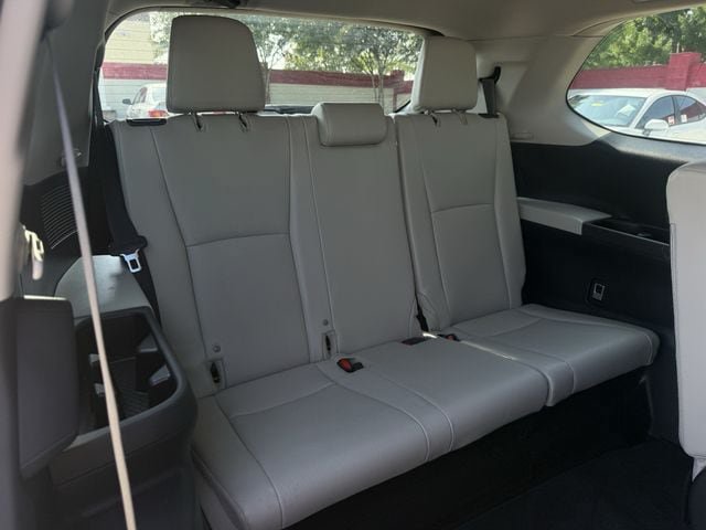 Used 2024 Toyota Grand Highlander FWD image 31