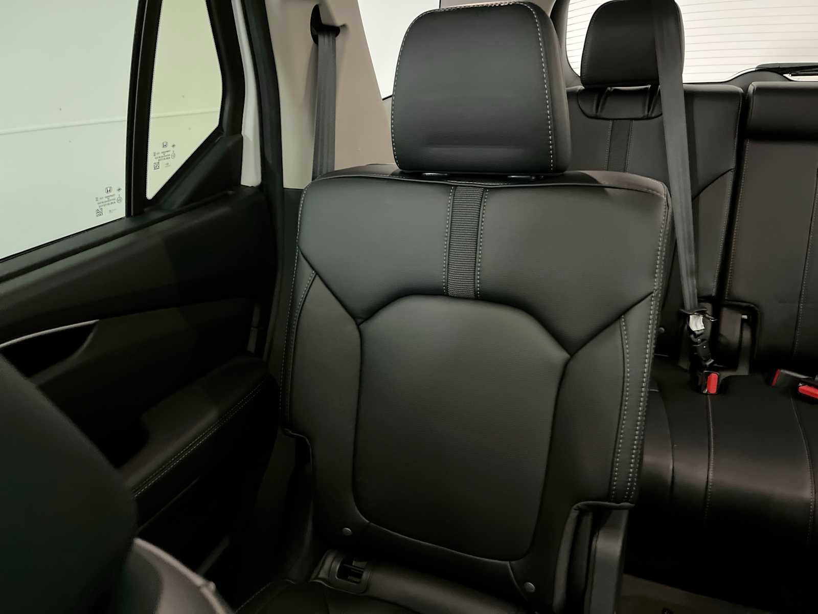 Used 2023 Honda Pilot Touring image 12